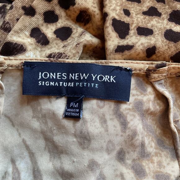 JONES new York Animal Print 3/4 Sleeve Drape Neck Trendy Sexy Top PM - Picture 4 of 7